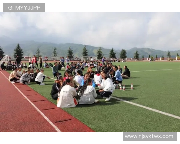 当绿茵场上的英雄化身为温馨奶爸的生活点滴与感悟 当绿茵场上的英雄化身为温馨奶爸的生活点滴与感悟