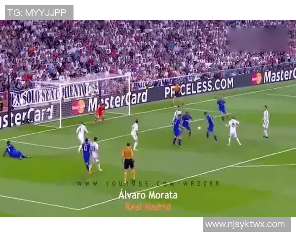 足球明星与球迷心灵相通的交流之道与互动体验探讨 足球明星与球迷心灵相通的交流之道与互动体验探讨