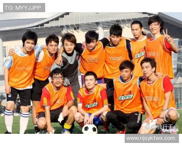 足球明星齐聚一堂共庆盛典展现友谊与竞技精神的精彩时刻