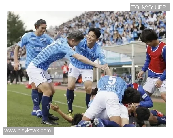 新泄天鹅迎战横滨FC争夺赛季关键三分的精彩对决 新泄天鹅迎战横滨FC争夺赛季关键三分的精彩对决