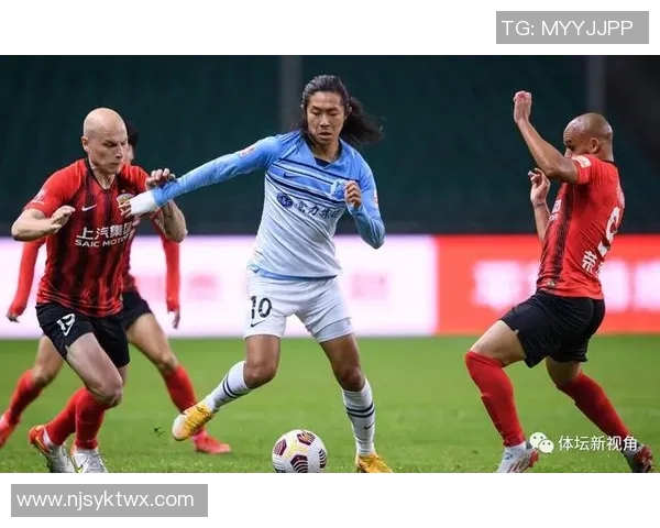 伊朗足球明星巴盖里精彩远射助力球队夺冠展现非凡实力